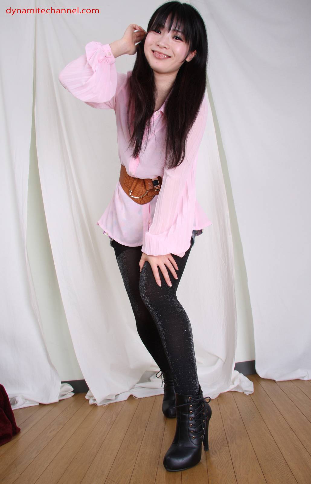 Dynamitechannel 『麻田サラ』制服诱惑超级性感写真2012-04-19